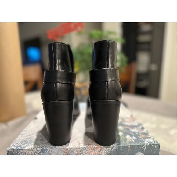 JayGate Womens Pointed Toe Side V Cutout Ankle Chunky Block Heel Boots - Picture 5 of 9